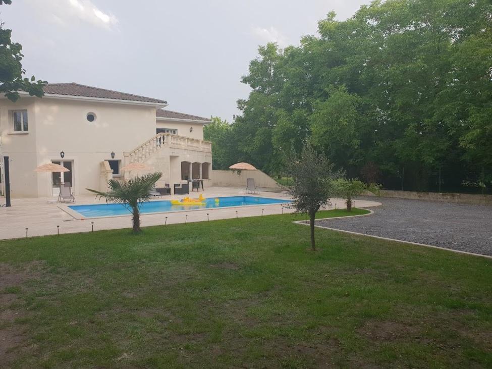 Maison Calme Et Spacieuse Bassens  Exterior foto