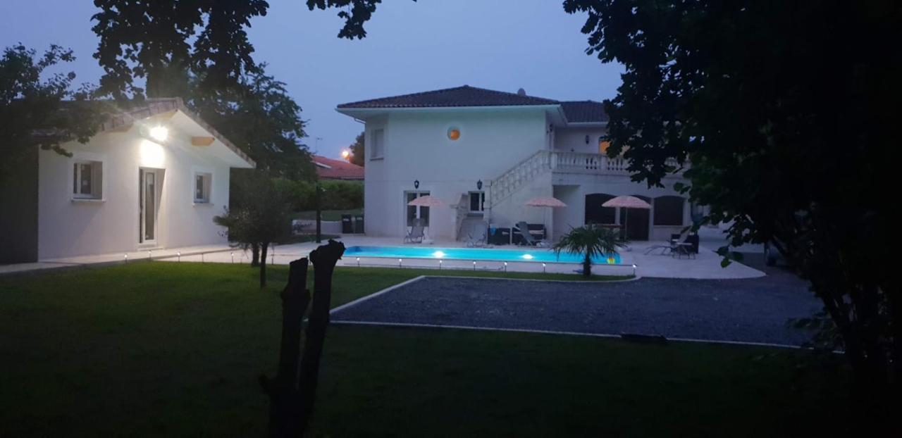 Maison Calme Et Spacieuse Bassens  Exterior foto